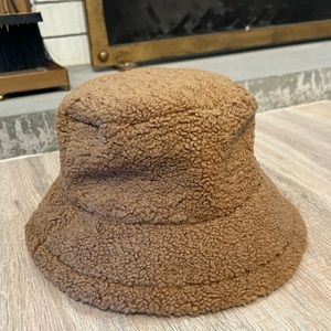 Commense fleece khaki bucket hat